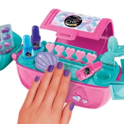 On-the-Go Nail Art Case